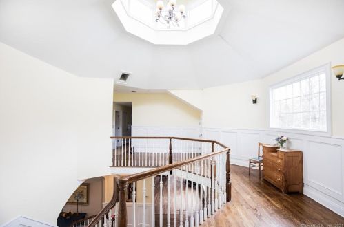 38 Old Nursery Dr, Wilton CT 06897-3831 exterior