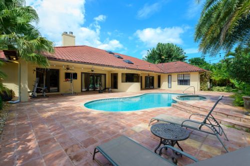 12540 Oak Arbor Ln, Boynton Beach FL exterior