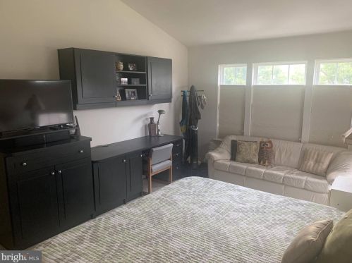 3357 Woodland Cir, Huntingdon Valley PA 19006-4246 exterior