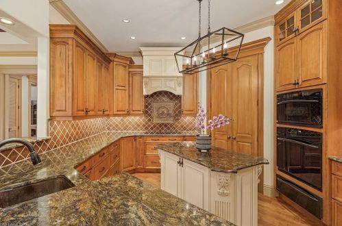 2939 Coco Lk Dr, Naples FL 34105-4515 exterior