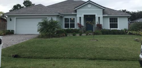 898 Curtis St, Fort Pierce FL 34983-1935 exterior