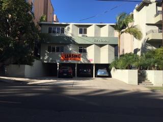 7261 Franklin Ave, Los Angeles CA  90046-3025 exterior