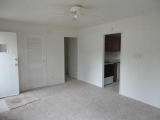 1312 Rosewood Dr, Champaign IL  61821-4945 exterior