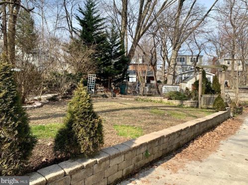 3240 Livingston St, Washington DC 20015-1756 exterior