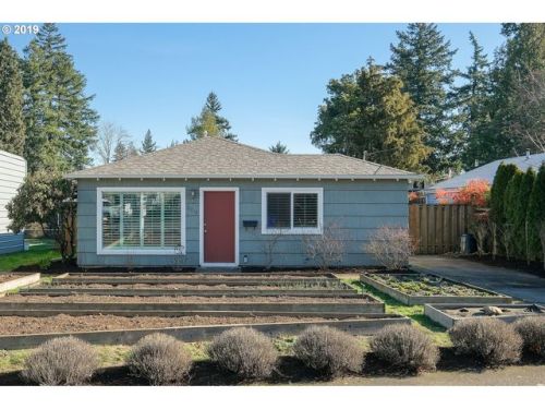 6018 99 Ave, Portland OR  97220-4418 exterior