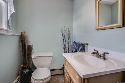 102 Meadow Ln, Poughkeepsie NY 12603-3278 exterior