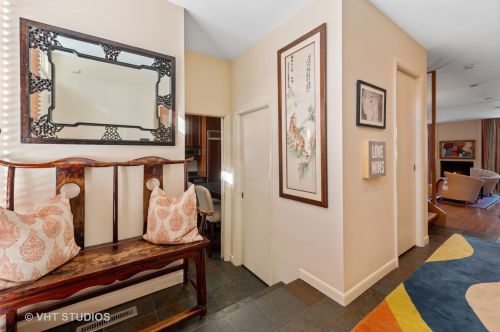 1335 Sandburg Ter, Chicago, IL 60610-2011