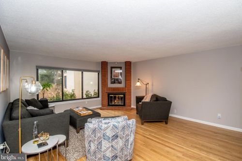 607 Sayre Dr, Princeton NJ 08540-5859 exterior