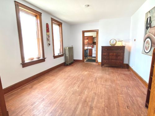 1985 Muskego Ave, Milwaukee WI 53204-3600 exterior