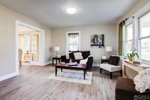 42 Loring Ave, Edison NJ  08817-4412 exterior