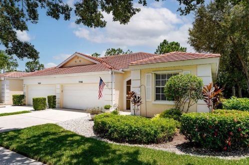 7416 Berkshire Pne Dr, Naples FL 34104-9436 exterior