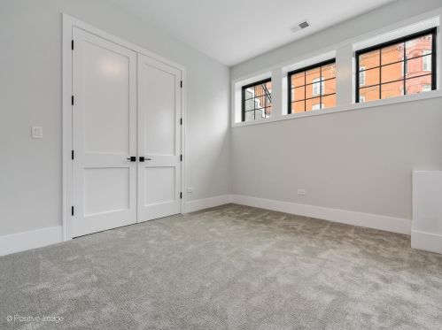 1943 Honore St, Chicago IL  60622-1044 exterior