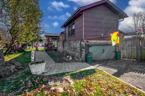 50 Hamburg Rd, Parsippany, NJ 07054-3111