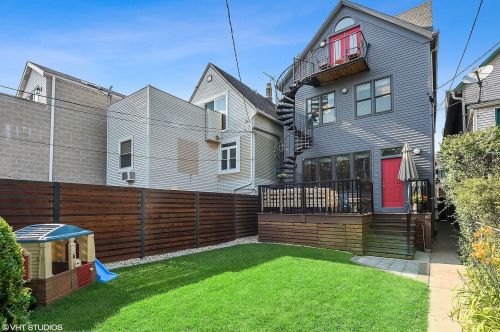 1321 Nelson St, Chicago IL 60657-3103 exterior