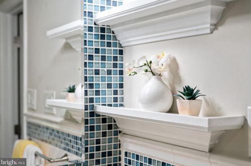 160 Paxon Holw Rd, Media PA 19063-1163 exterior