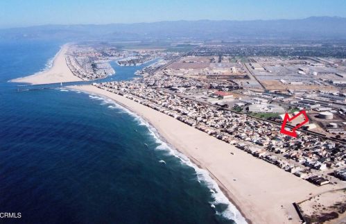 145 Hollywood Ave, Oxnard, CA 93035-4614