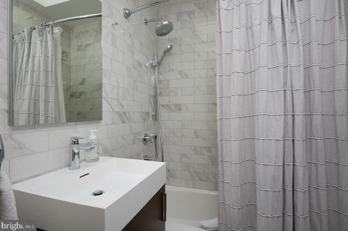 423 19 St, Washington DC 20002-4701 exterior