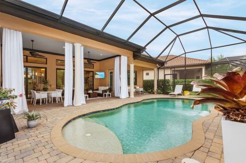 7331 Lantana Cir, Naples FL 34119-9809 exterior