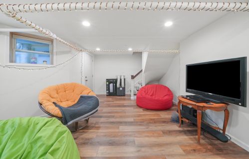 2545 Walton St, Chicago IL 60651-3210 exterior