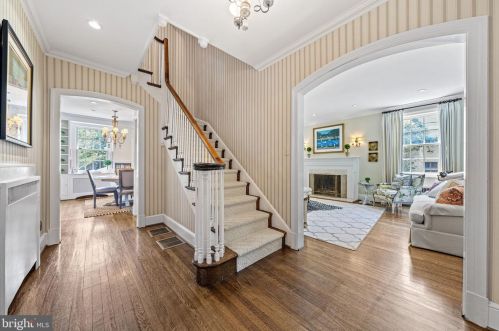 3215 45th St, Washington, DC 20016-2747