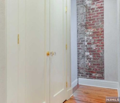 1 Laurel Pl, Montclair NJ  07043-1501 exterior