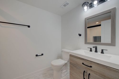 4852 La Crosse Ave, Chicago IL  60638-2119 exterior