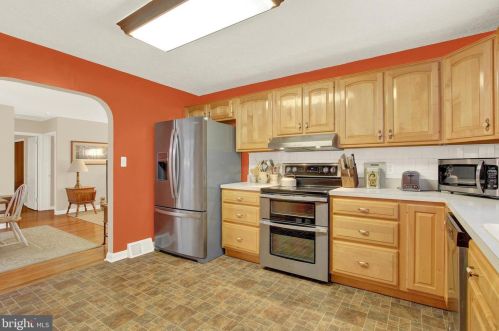 49 Columbus Ave, Littlestown PA 17340-1103 exterior