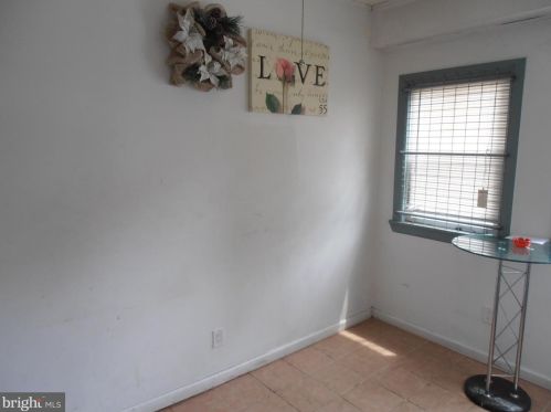 5834 3 St, Philadelphia PA 19106-1802 exterior