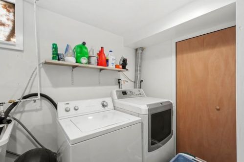 2008 Lacrosse St, Pittsburgh PA 15218-1826 exterior