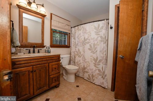 139 Maple Leaf Ln, Pottstown PA 19464-1563 exterior