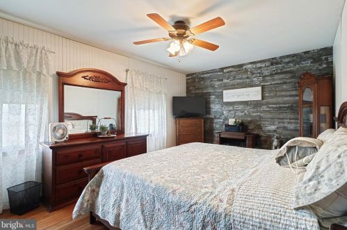 375 Basehoar School Rd, Littlestown PA 17340-9551 exterior