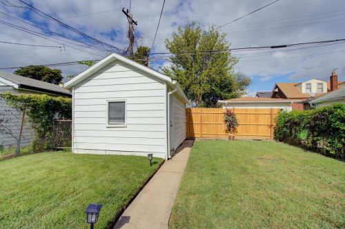 6111 Pointe Blvd, Saint Louis MO 63147-1007 exterior