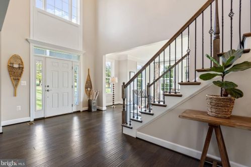 23073 Creighton Farms Dr, Leesburg VA 20175-6491 exterior