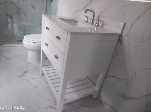 36 Chestnut St, Greenwich CT 06830-5969 exterior