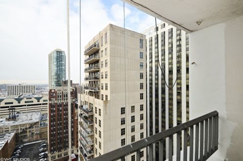 1030 State St, Chicago IL  60605-2203 exterior