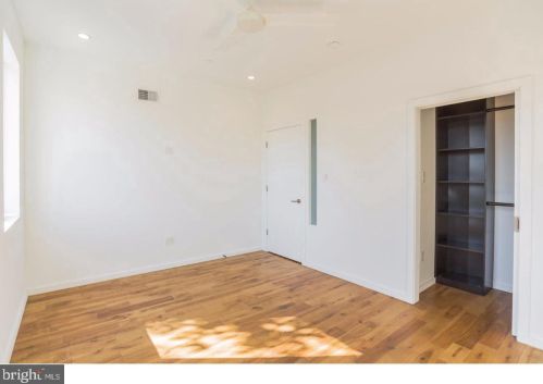 2106 Ellsworth St, Philadelphia PA 19146-2419 exterior