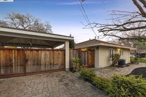 1870 Elinora Dr, Concord CA 94523-2815 exterior