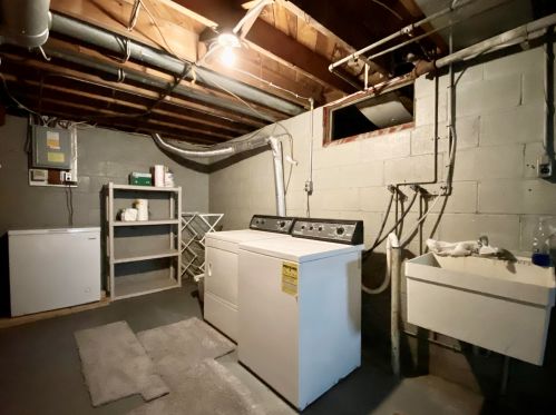 2069 Collingwood Ave, Wyoming MI exterior