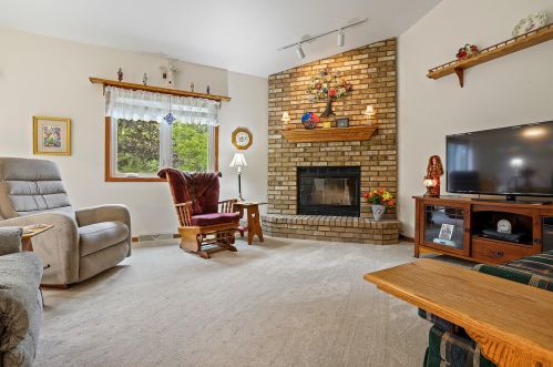 2418 Risch Ln, Manitowoc WI 54220-1190 exterior