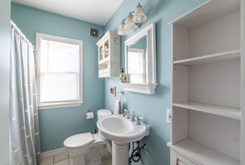 3758 5 Pl, Milwaukee WI 53204-3906 exterior