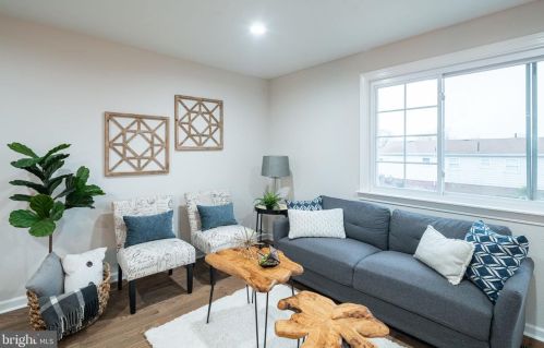 8122 Dorcas St, Philadelphia PA 19111-4112 exterior