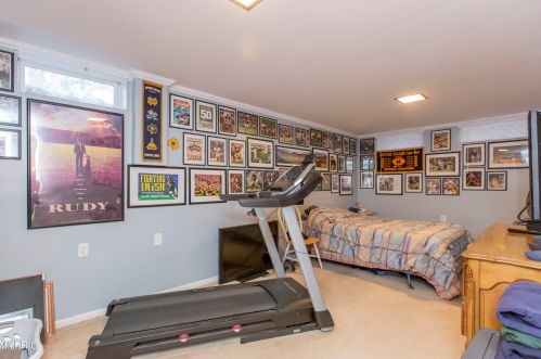 5231 Old Colony Rd, Kalamazoo MI 49008-3216 exterior