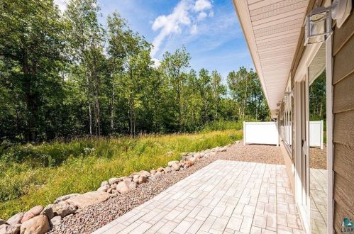 4063 Ugstad Rd, Duluth MN 55811-3621 exterior