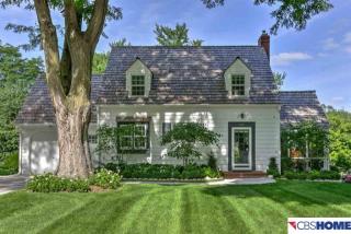 415 61st St, Omaha, NE 68132-1952