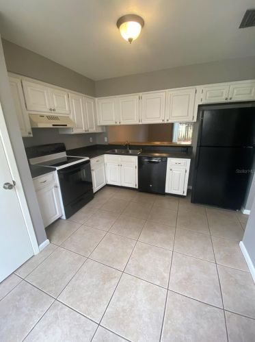 13913 Fletchers Mill Dr, Tampa FL 33613-4118 exterior