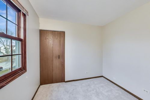 1312 Creighton Ave, Naperville IL 60565-2954 exterior