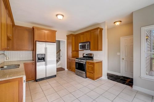 3765 High Point Ln, Atlanta, GA 30331-7906