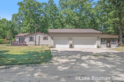 1771 51 St, Fennville MI 49408-9568 exterior