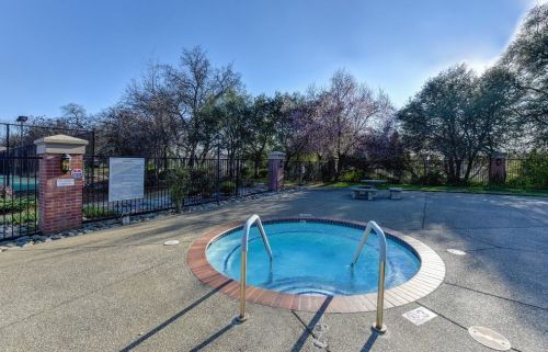 700 Diamond Glen Cir, Folsom CA 95630-3157 exterior