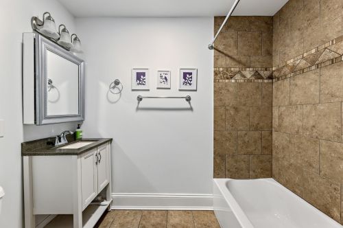 6853 Kildare Ave, Chicago IL 60803-2108 exterior